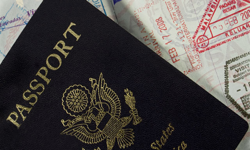 The US government imposes a visa ban on visiting Ukrainian officials